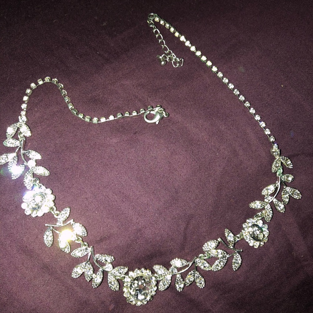 Beautiful necklace - Picture 3 of 3